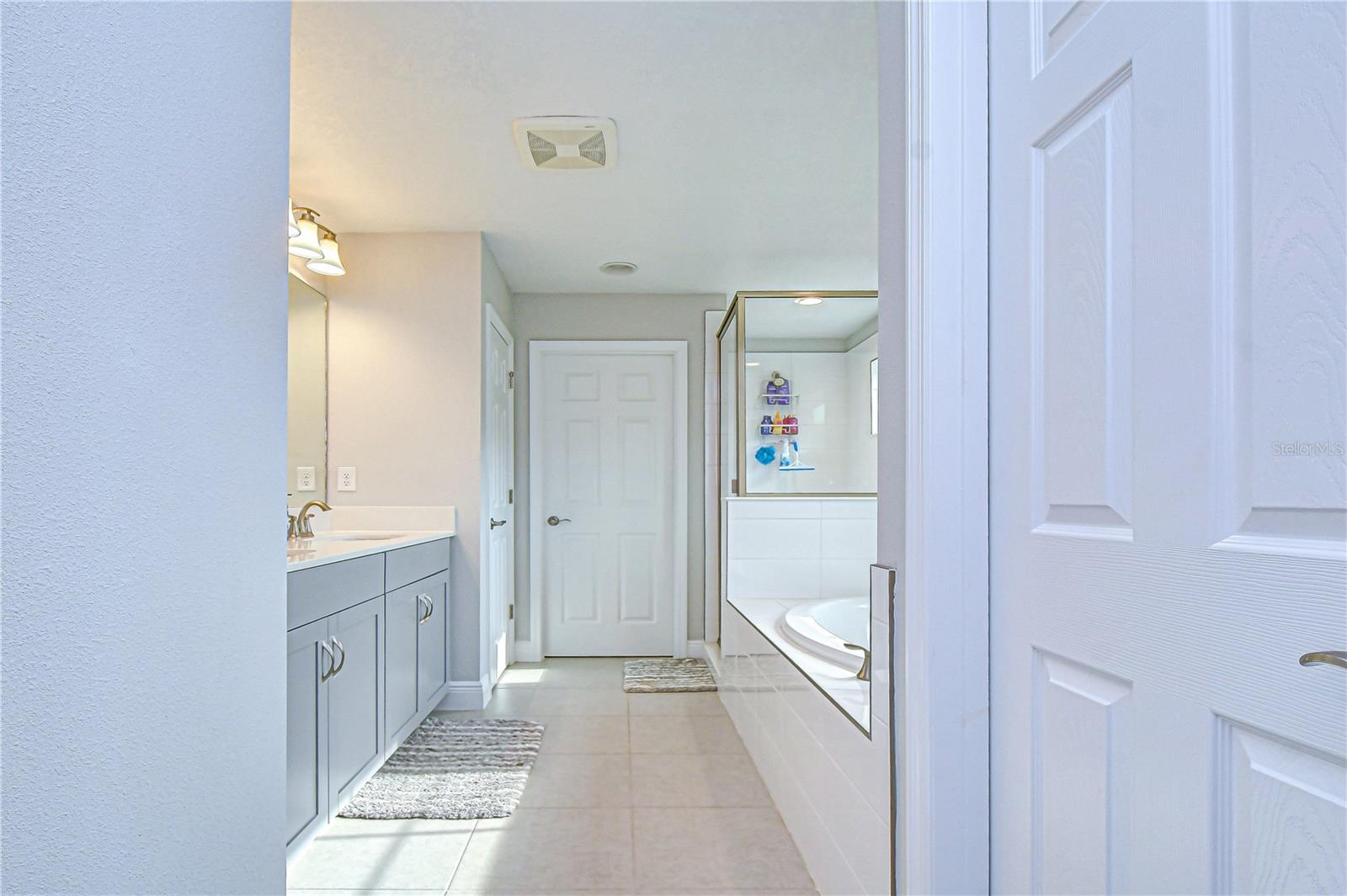 HINTON HAWKSTONE - Residential