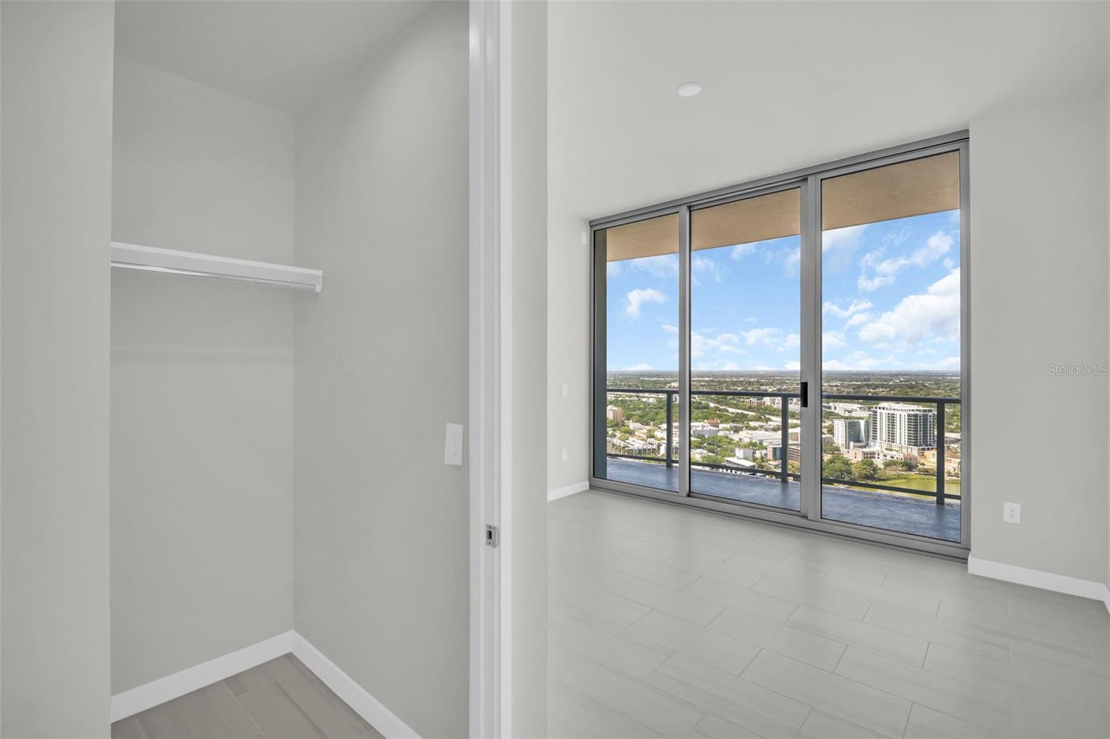 400 CENTRAL - Residential