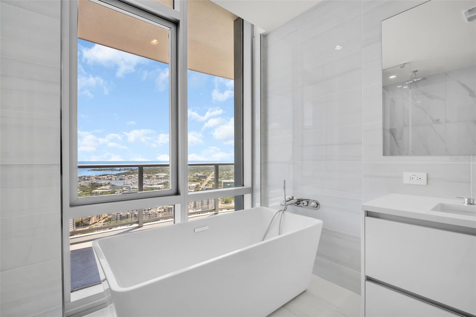 400 CENTRAL - Residential