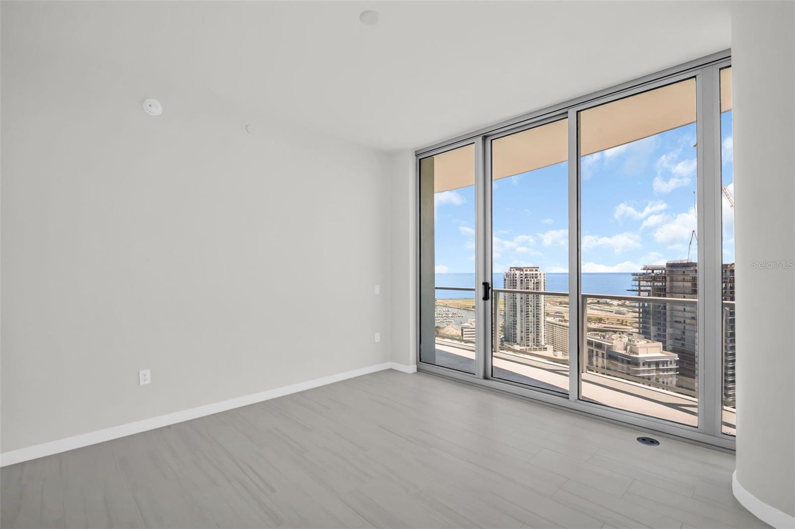 400 CENTRAL - Residential