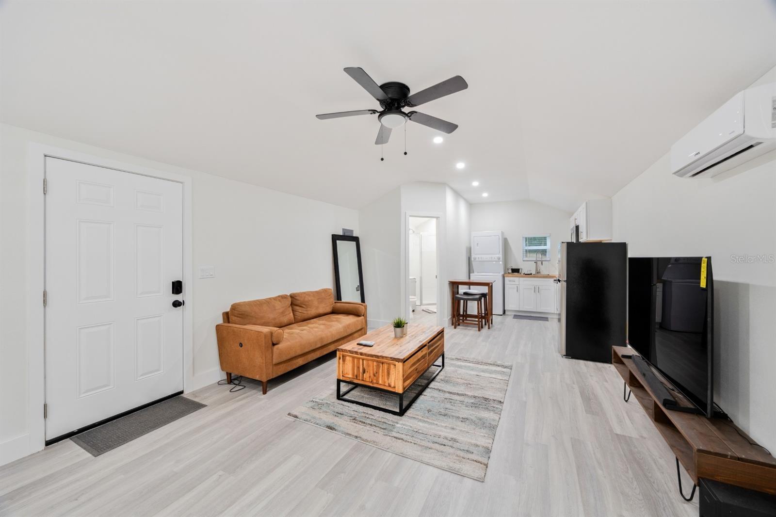 VENSETTA PARK ADD - Residential Lease