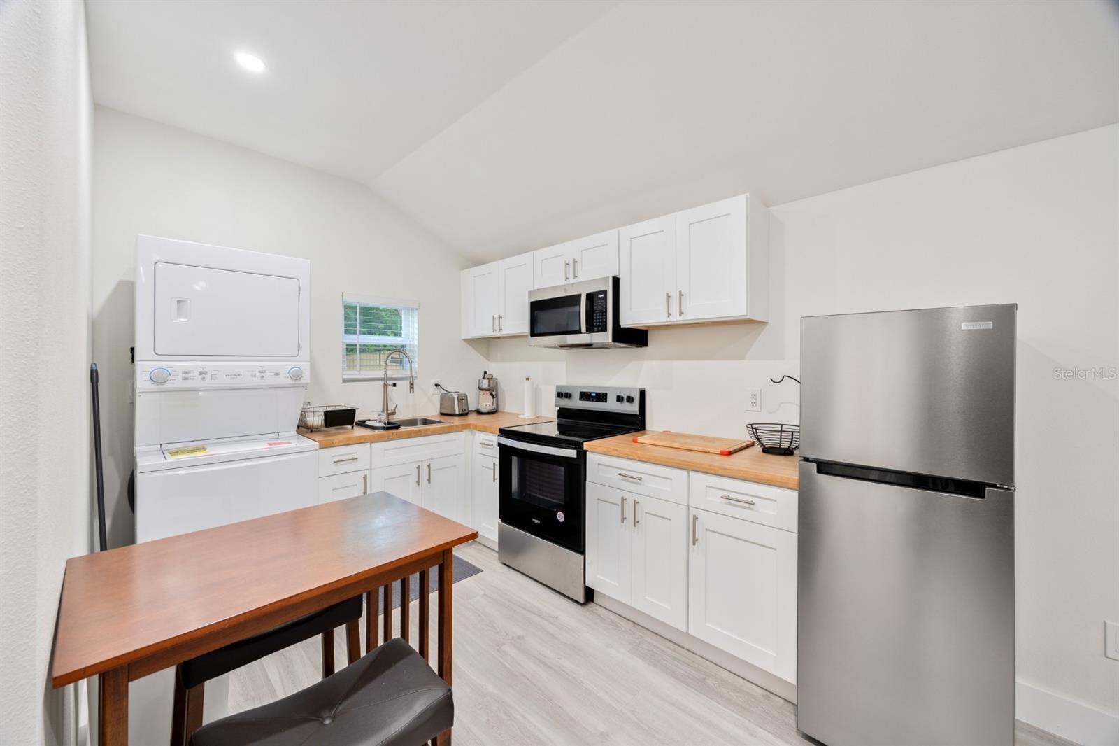 VENSETTA PARK ADD - Residential Lease