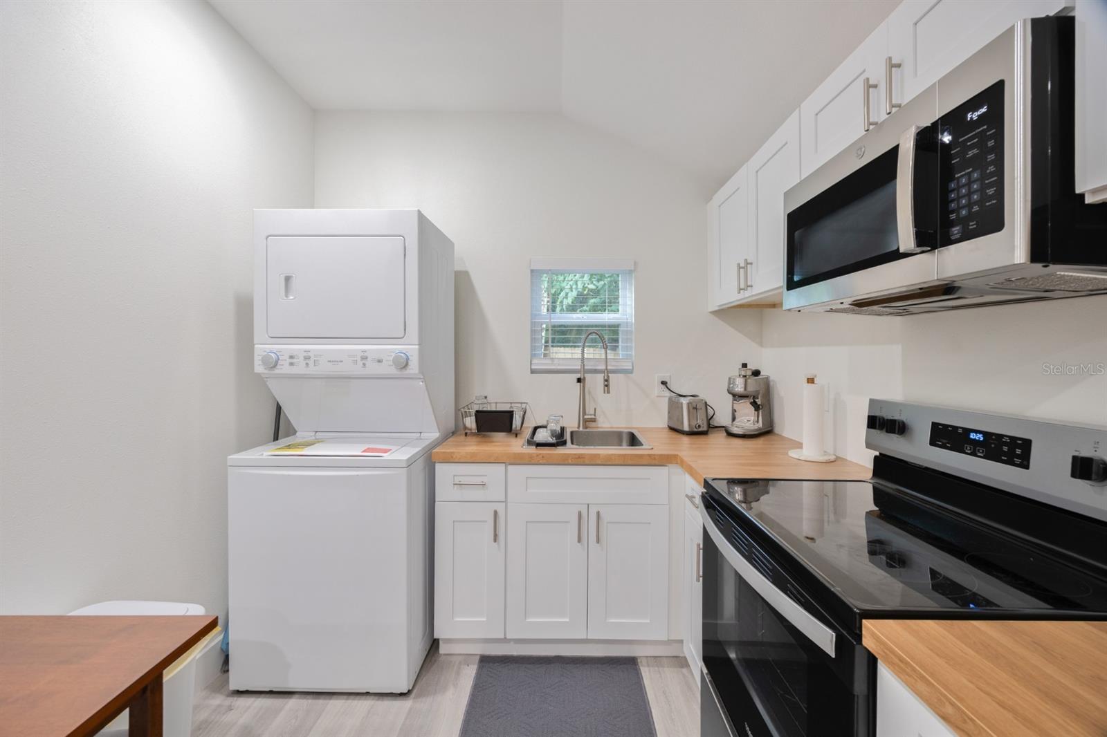 VENSETTA PARK ADD - Residential Lease