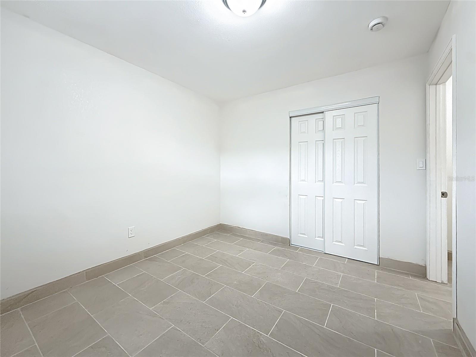 ISLAND ESTATES UNIT 1 SEC A - Residential Lease