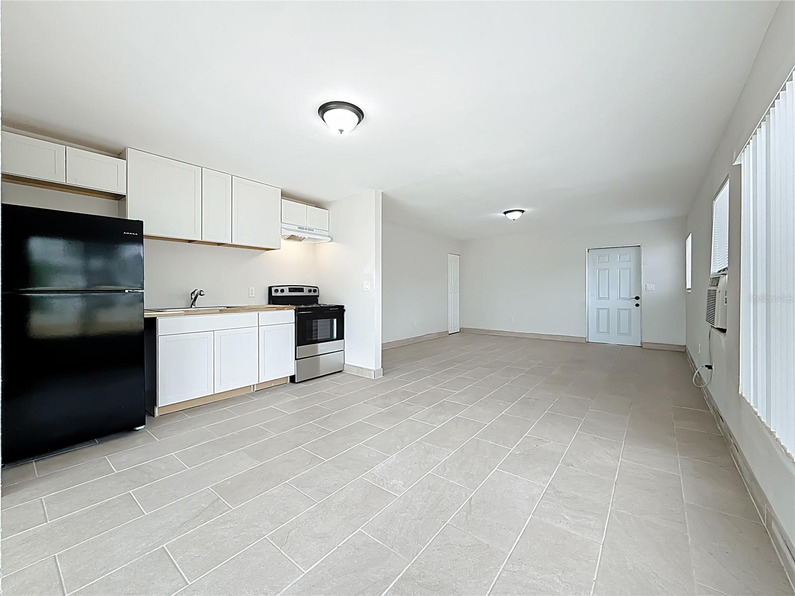 ISLAND ESTATES UNIT 1 SEC A - Residential Lease