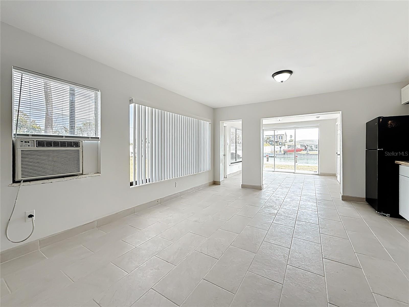 ISLAND ESTATES UNIT 1 SEC A - Residential Lease