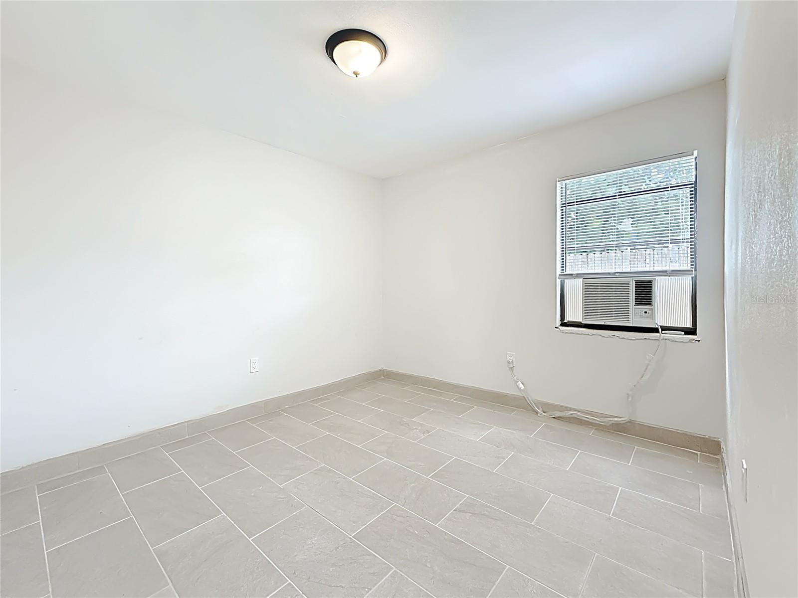 ISLAND ESTATES UNIT 1 SEC A - Residential Lease