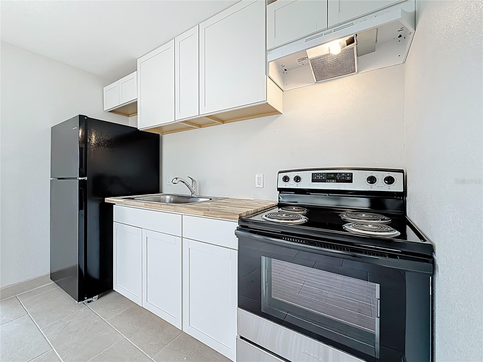 ISLAND ESTATES UNIT 1 SEC A - Residential Lease