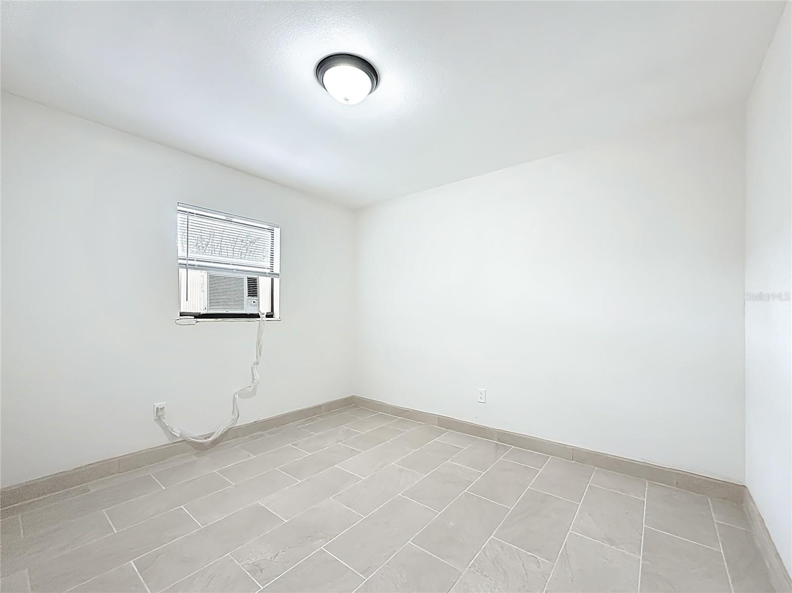 ISLAND ESTATES UNIT 1 SEC A - Residential Lease