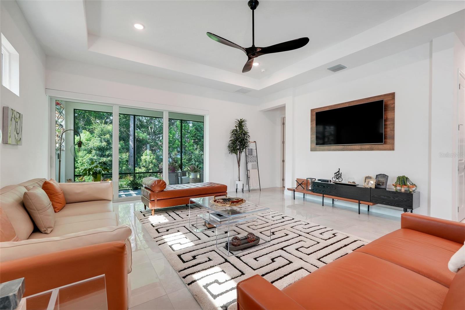 LAKES OF MOUNT DORA - Residential