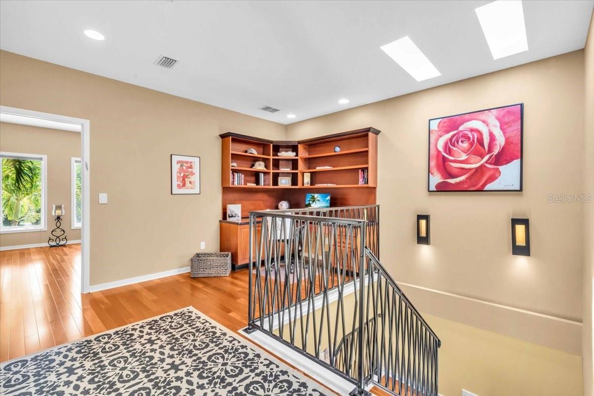 THE VILLAS ON LAUREL - Residential