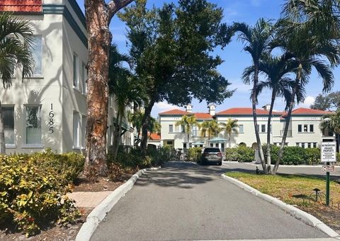 1685 LAUREL STREET 4 SARASOTA FL 34236