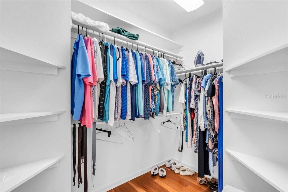 THE VILLAS ON LAUREL - Residential