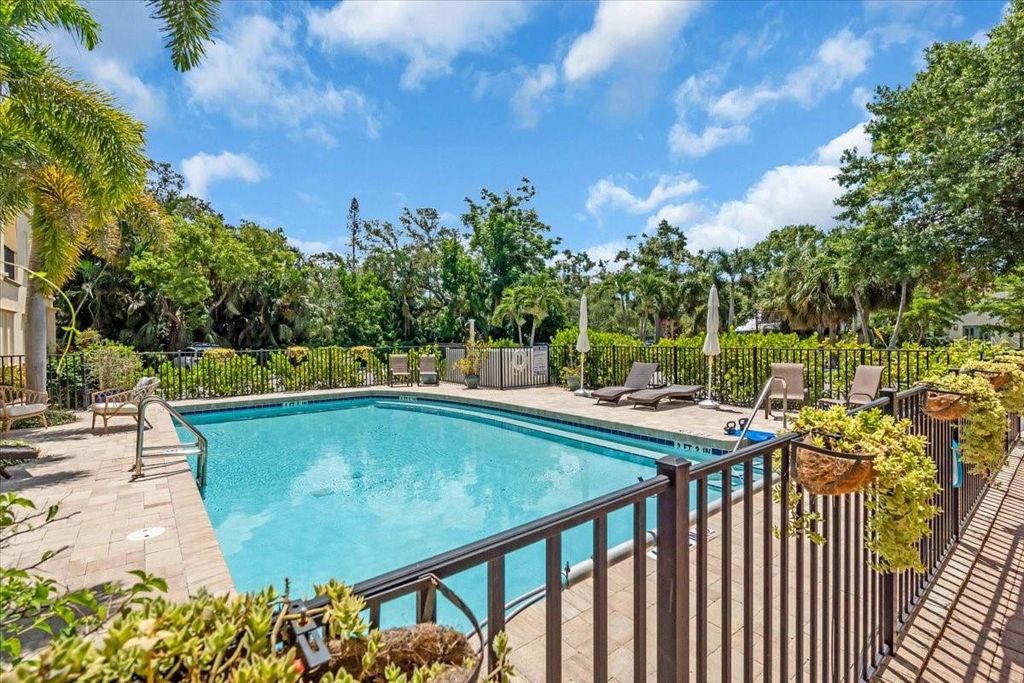 Photo of 1685 Laurel Street #4, Sarasota, FL 34236 (MLS # A4686159)