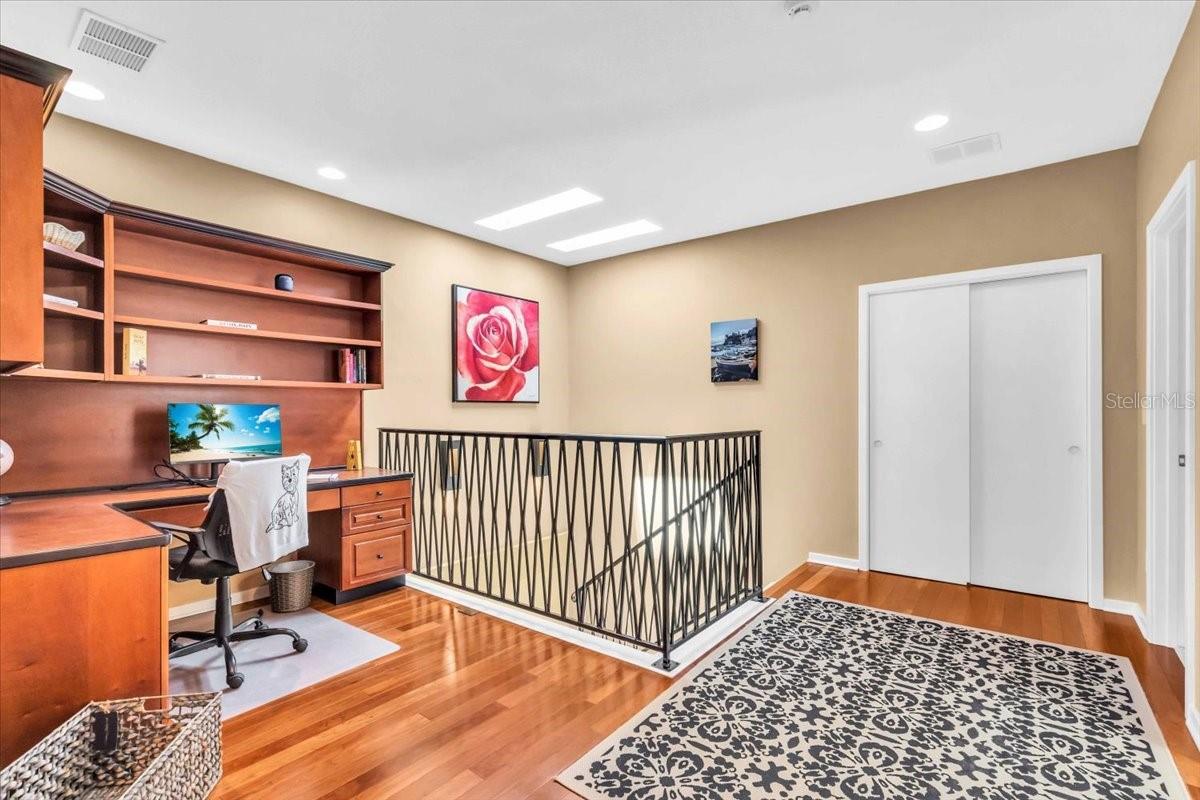 THE VILLAS ON LAUREL - Residential