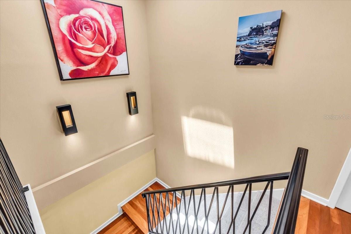 THE VILLAS ON LAUREL - Residential