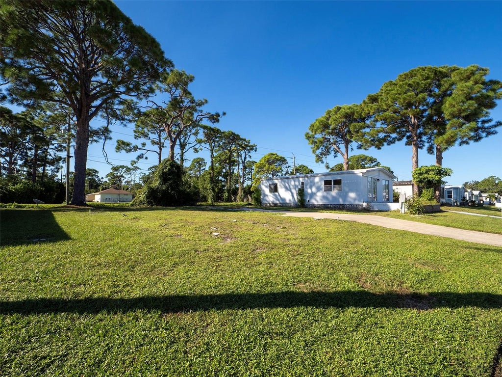 Photo of 181 S Fiji Circle, Englewood, FL 34223 (MLS # N6146215)