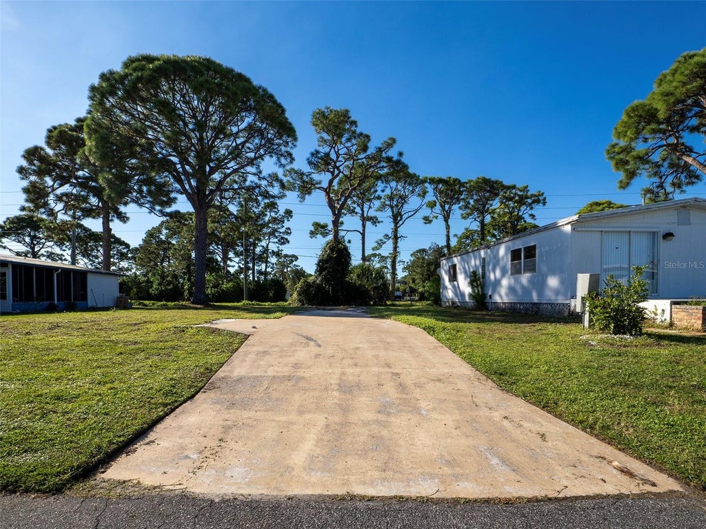 Photo of 181 S Fiji Circle, Englewood, FL 34223 (MLS # N6146215)