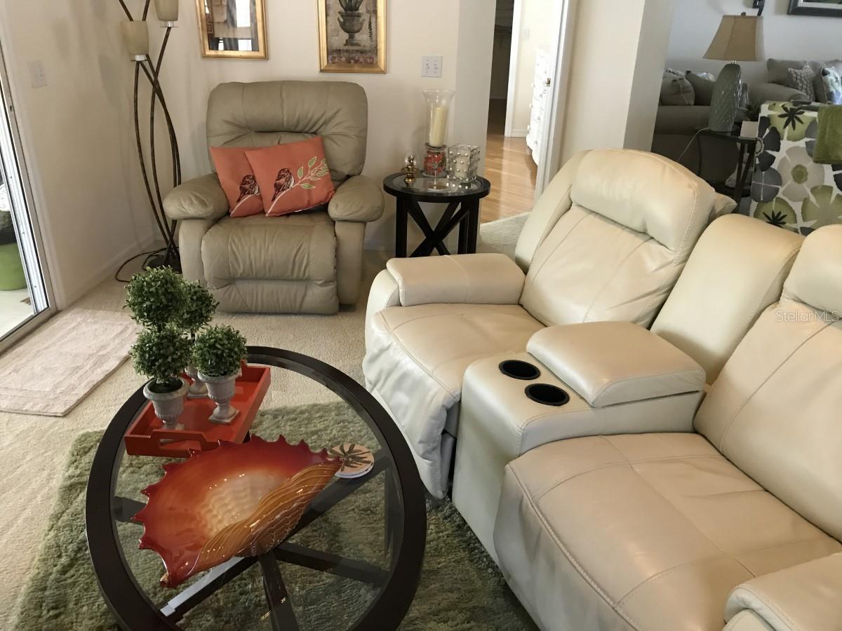 ON TOP OF THE WORLD - Residential Lease