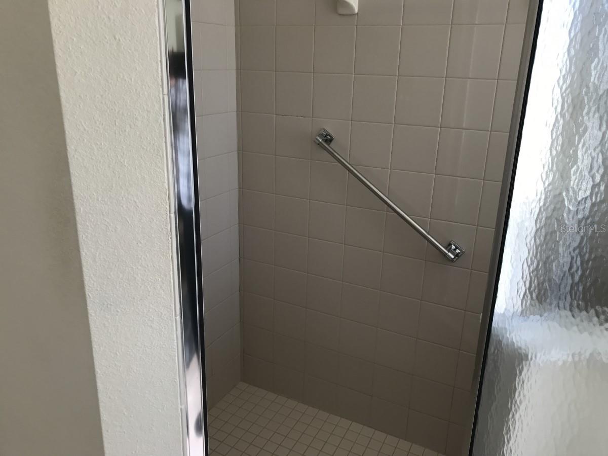 ON TOP OF THE WORLD - Residential Lease