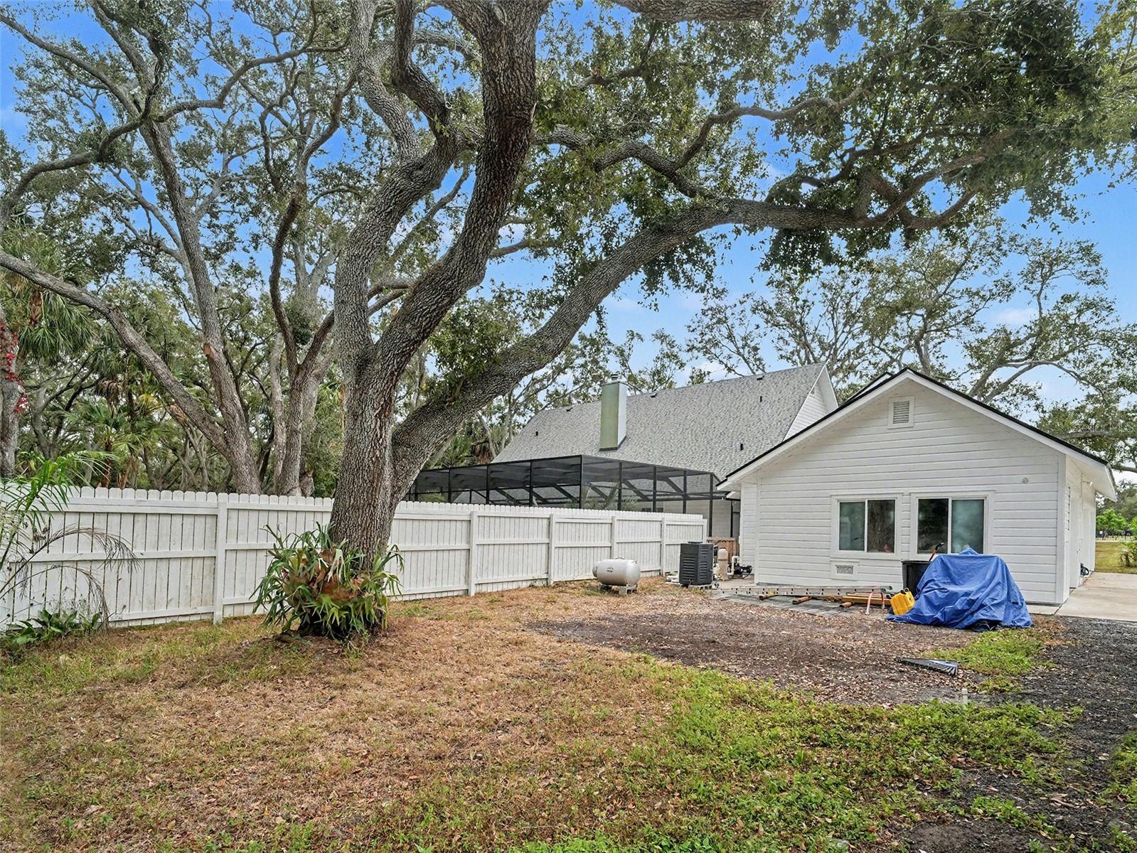 OAK HAMMOCK - Residential