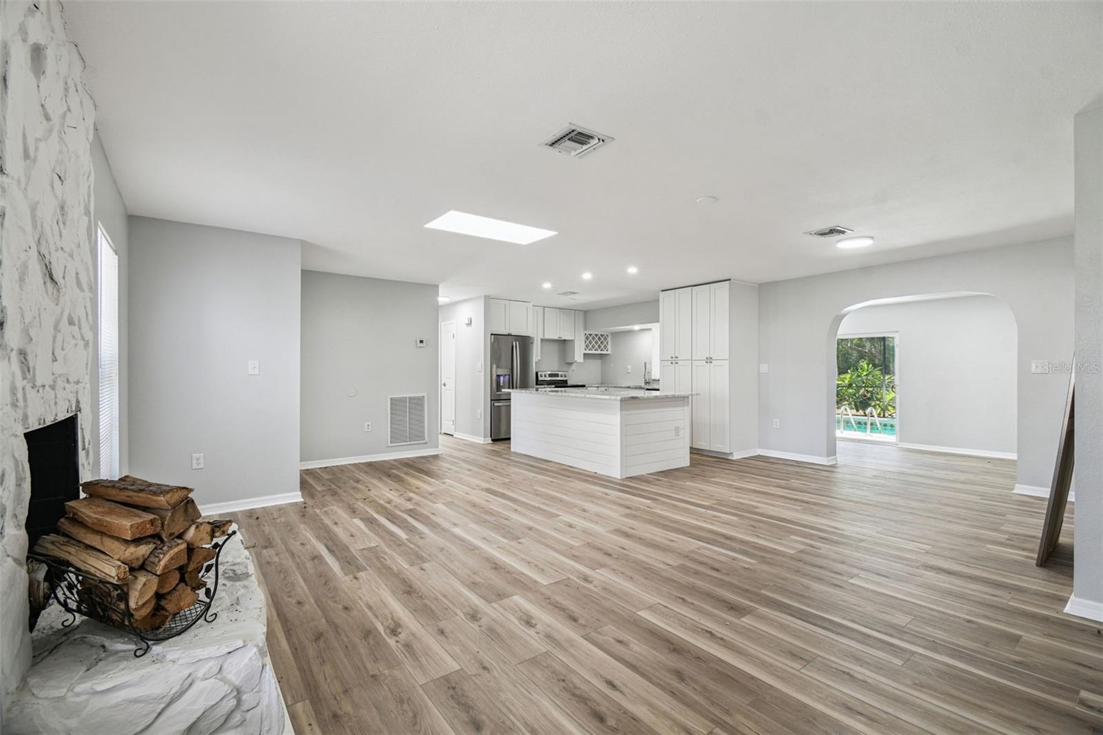 SPRING HILL - Residential