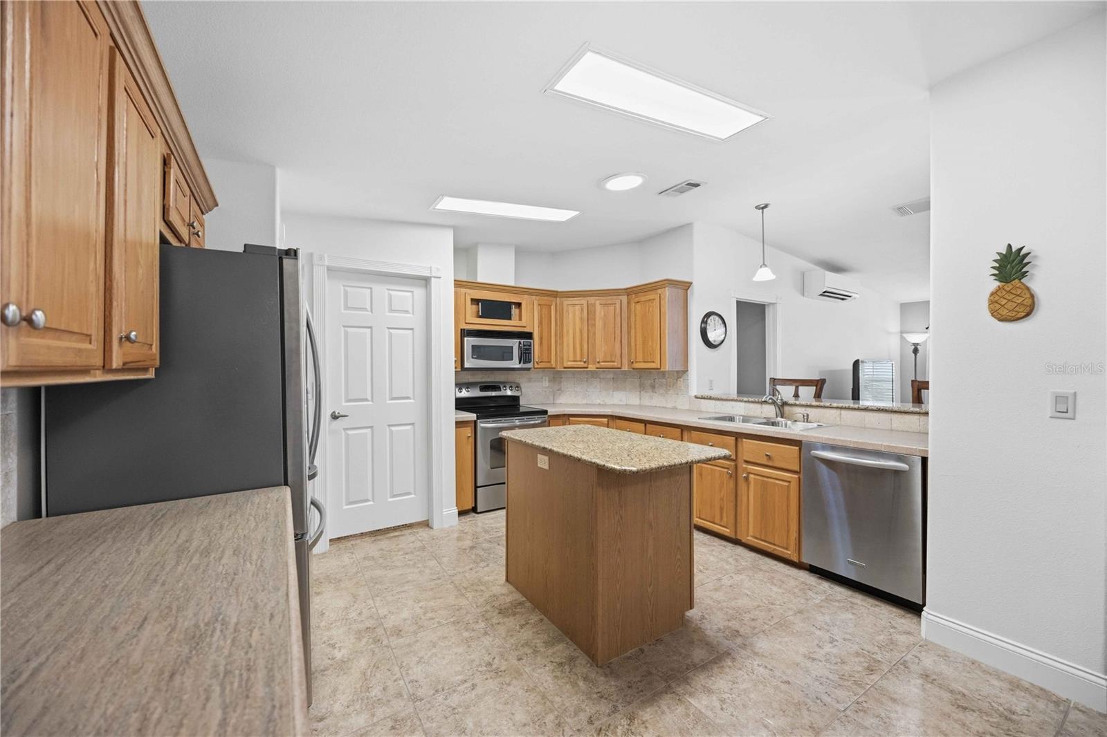 WINDMILL VILLAGE - Residential