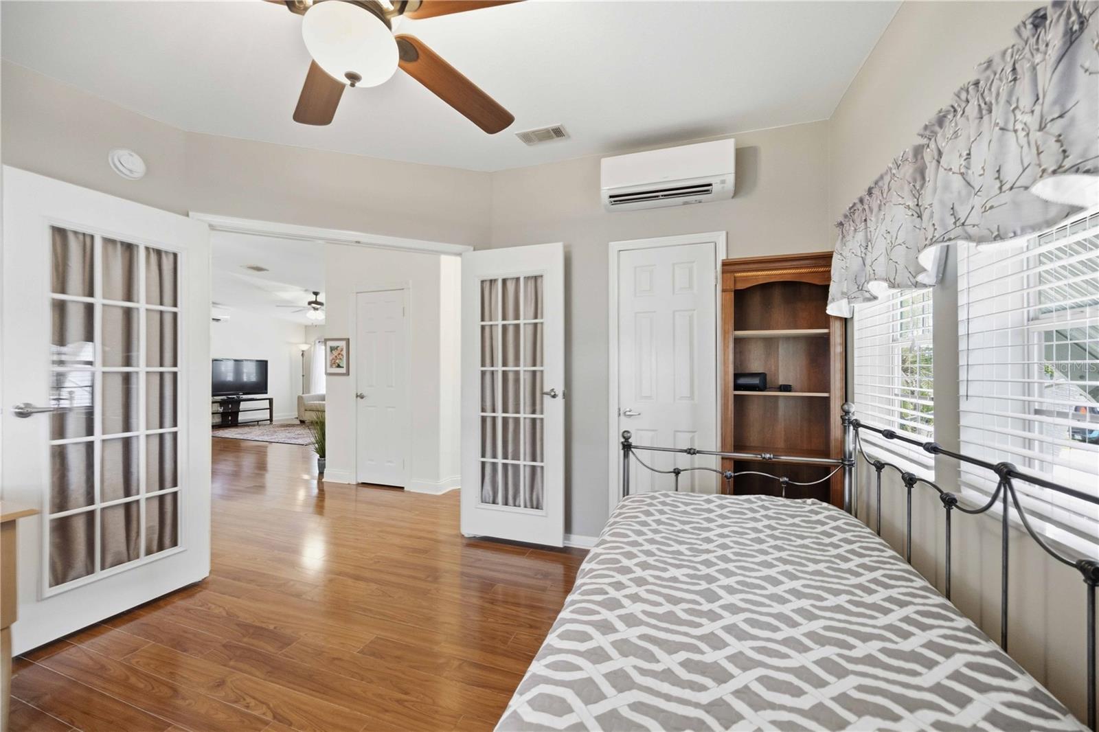 WINDMILL VILLAGE - Residential