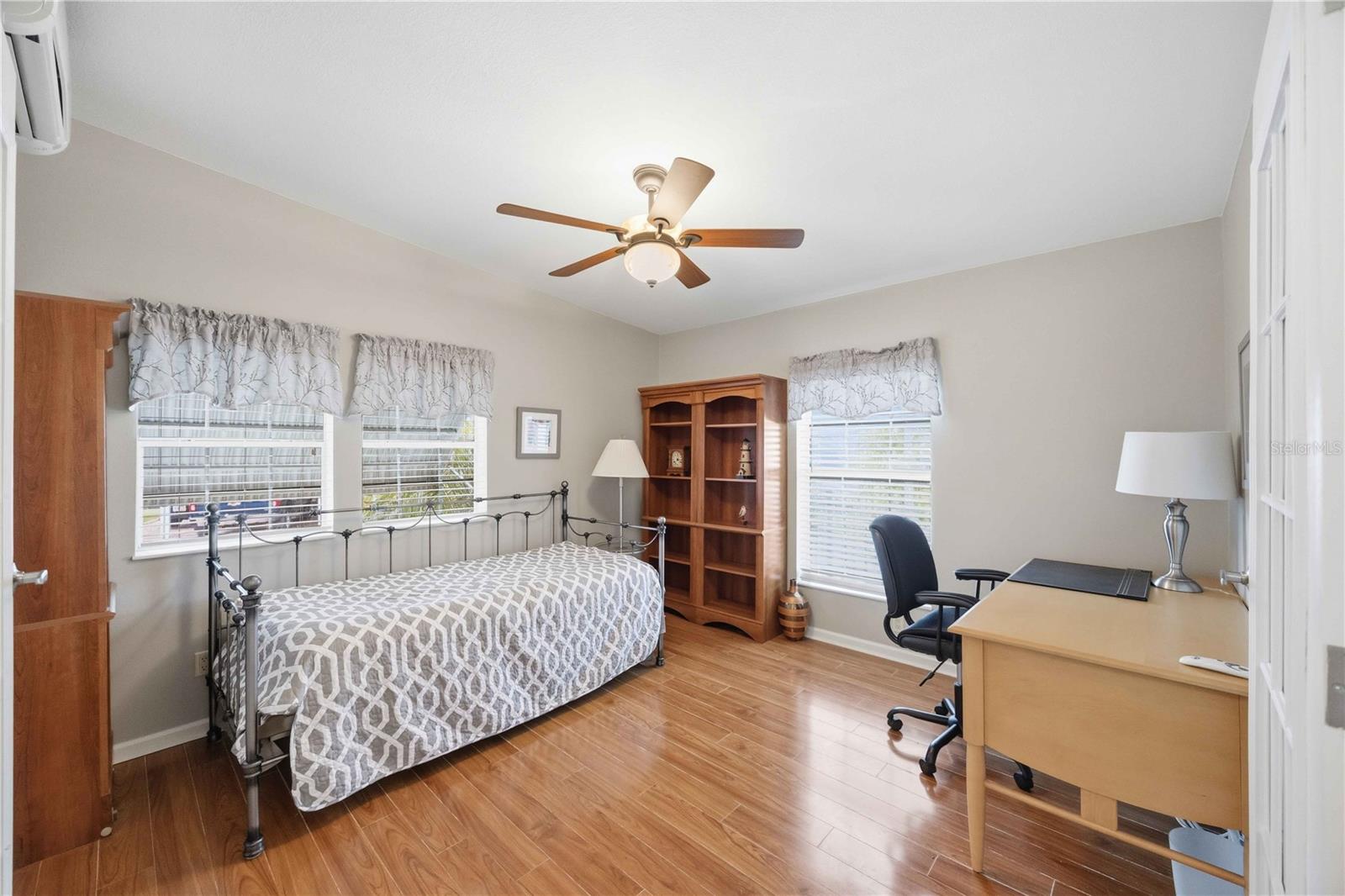 WINDMILL VILLAGE - Residential