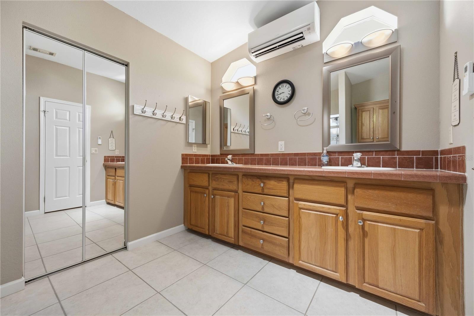 WINDMILL VILLAGE - Residential