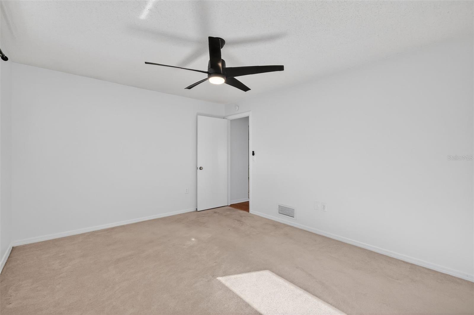 LAKE DORA PINES - Residential