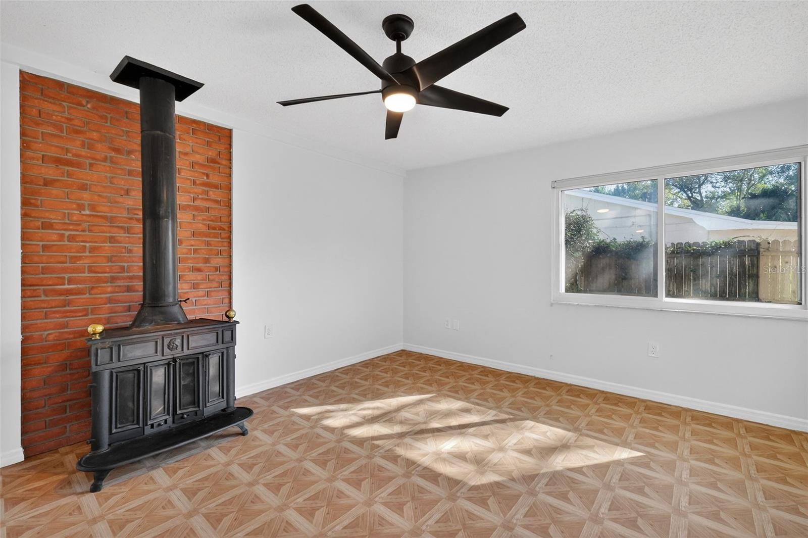 LAKE DORA PINES - Residential