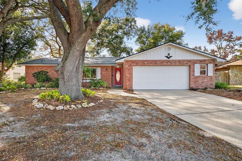 Photo of 3450 Laurel Drive, Mount Dora, FL 32757 (MLS # R4910578)