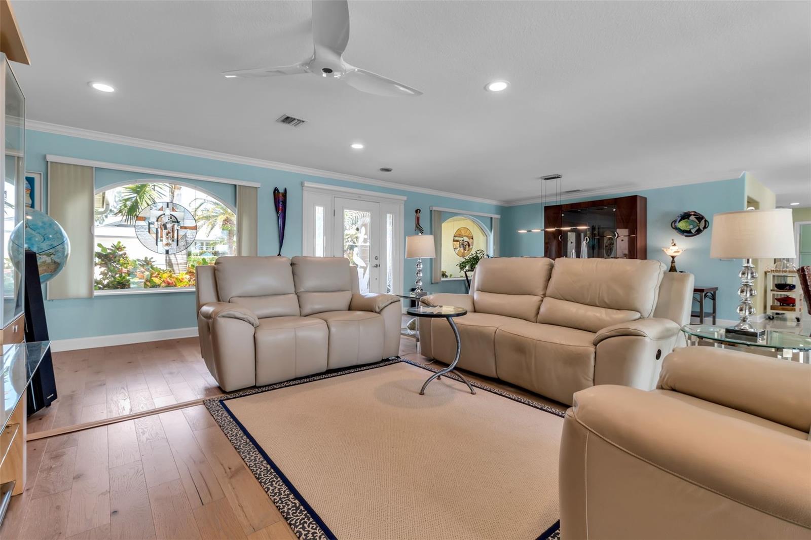 COUNTRY CLUB SHORES SEC 2 - Residential