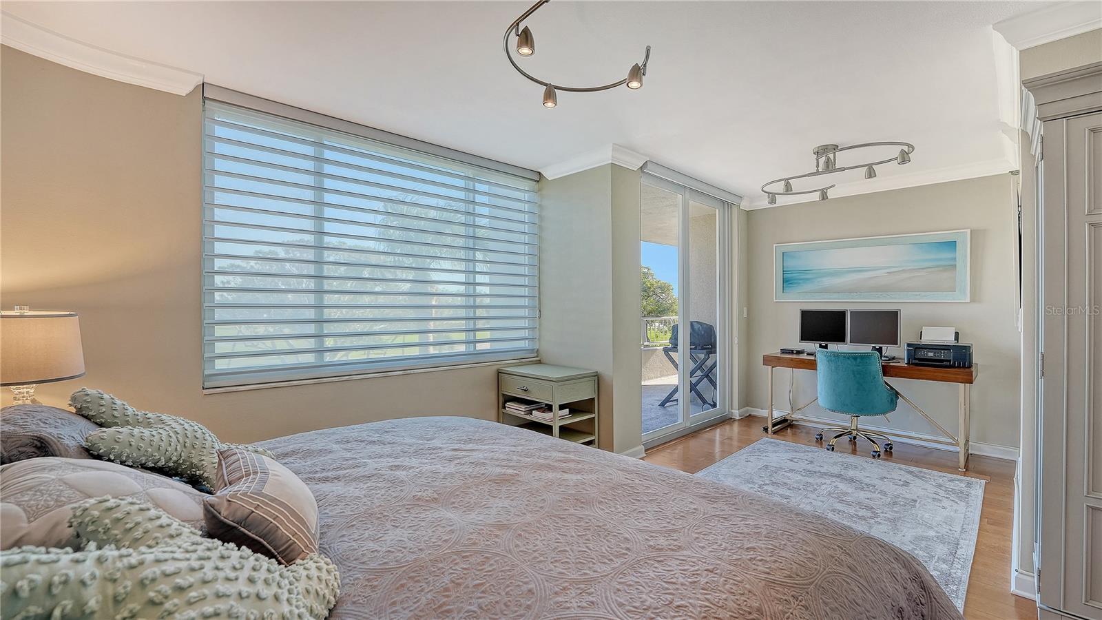 BEACHES OF LONGBOAT KEY PH-1 - Residential