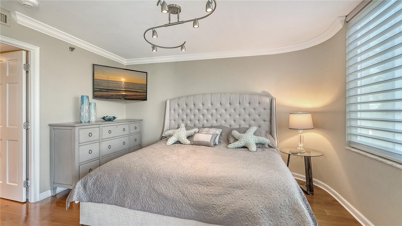 BEACHES OF LONGBOAT KEY PH-1 - Residential