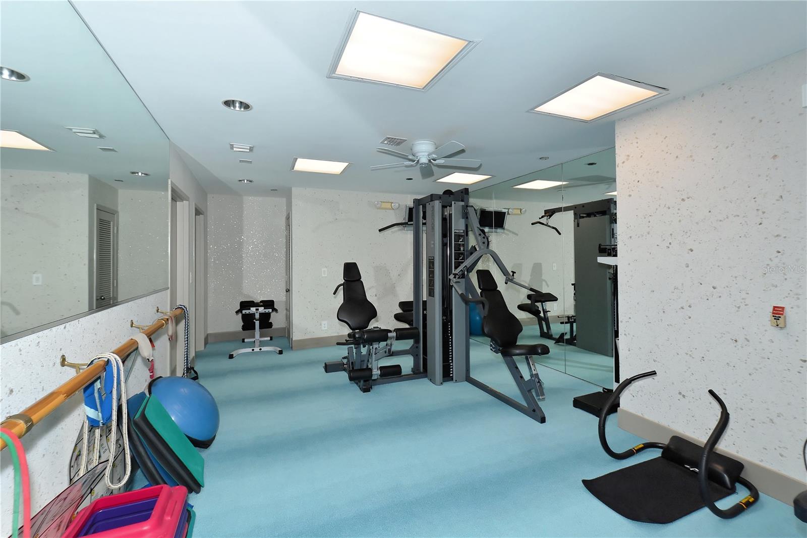 BEACHES OF LONGBOAT KEY PH-1 - Residential