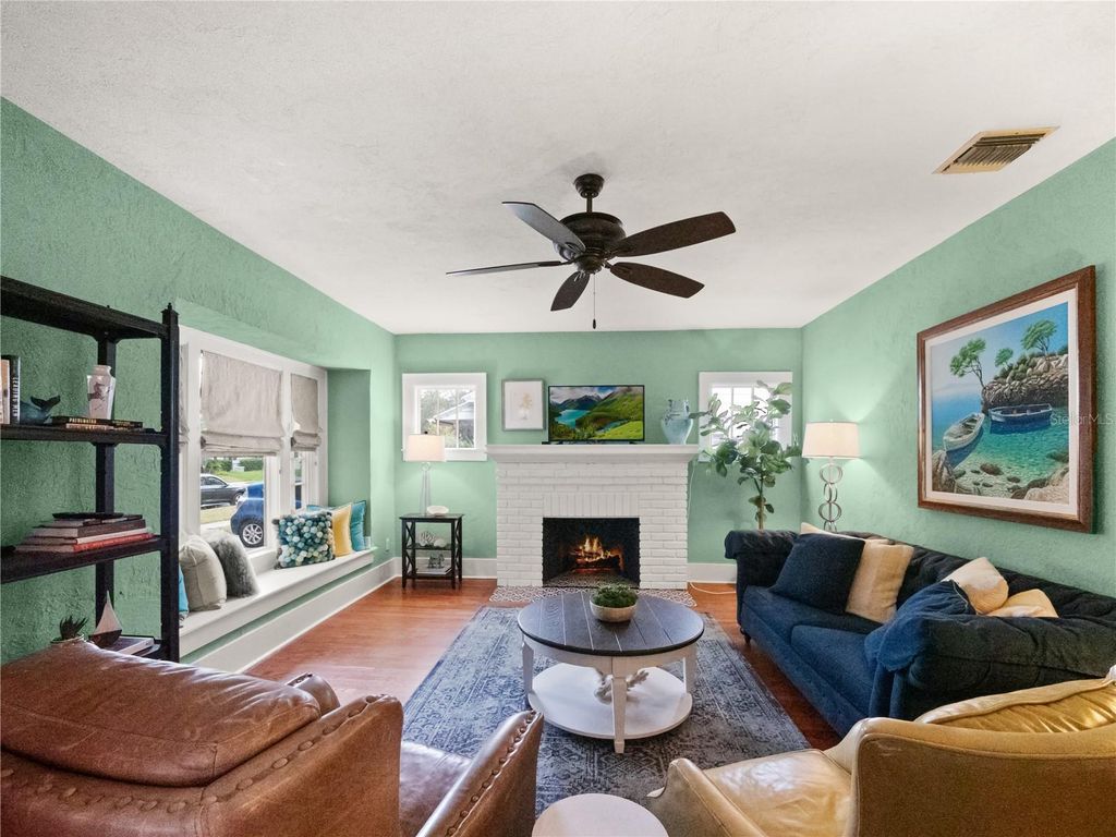 Photo of 818 Stetson Street, Orlando, FL 32804 (MLS # O6370546)