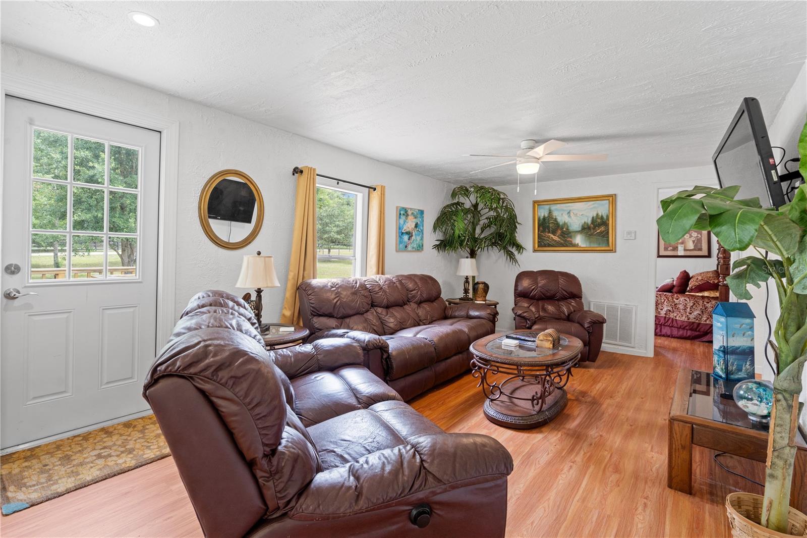 SMALL FARMS - Residential