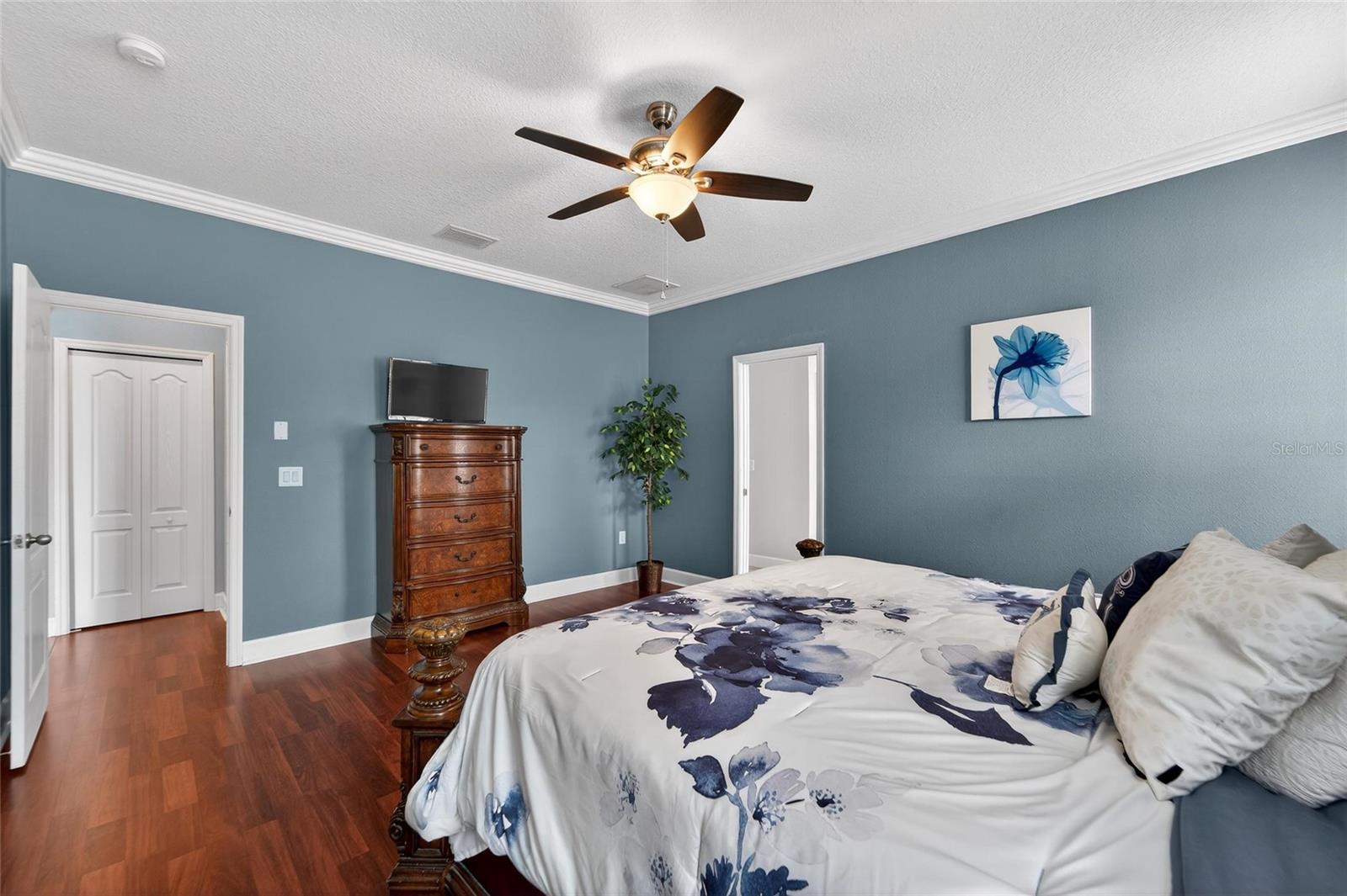 ESTATES AT LIMONA WOODS - Residential