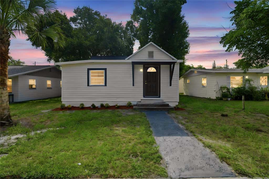 Photo of 515 New York Avenue, Saint Cloud, FL 34769 (MLS # O6420399)
