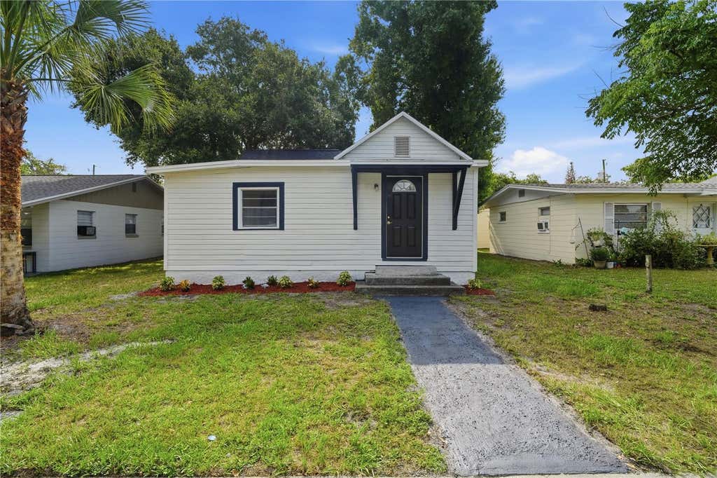 Photo of 515 New York Avenue, Saint Cloud, FL 34769 (MLS # O6420399)