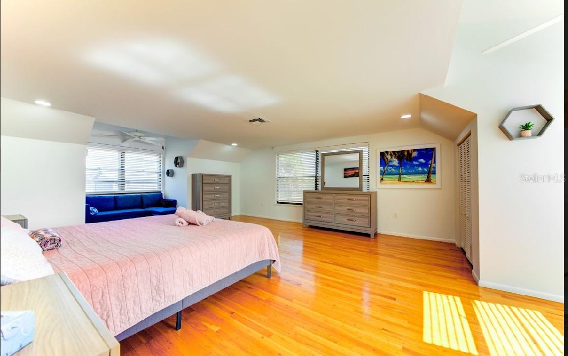 COLONIAL TERRACE - Residential Income