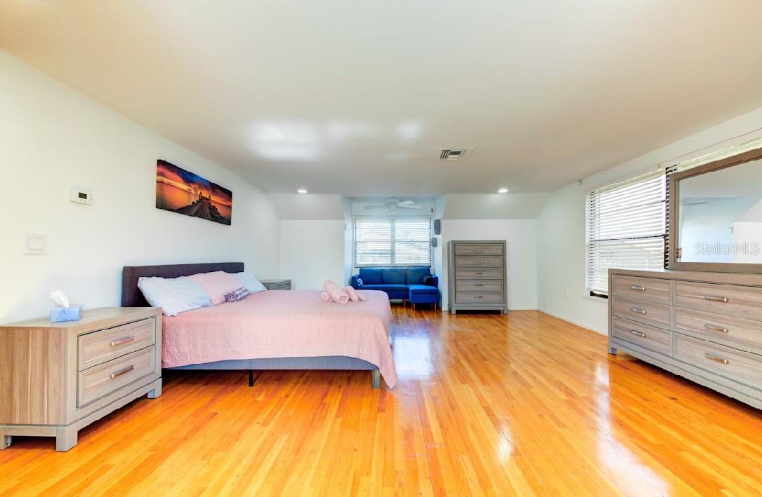 COLONIAL TERRACE - Residential Income
