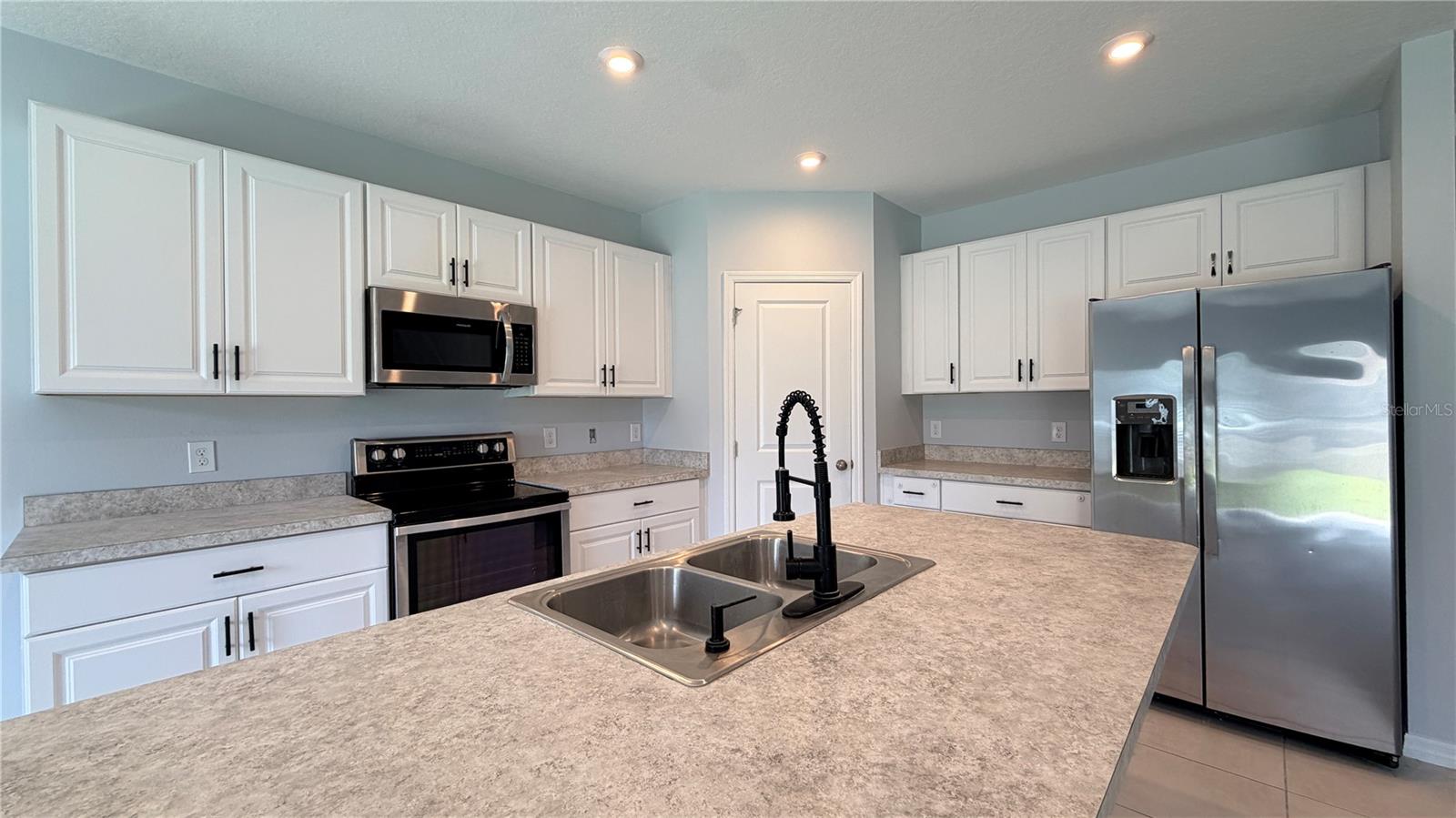 2811 PARKFIELD ROAD