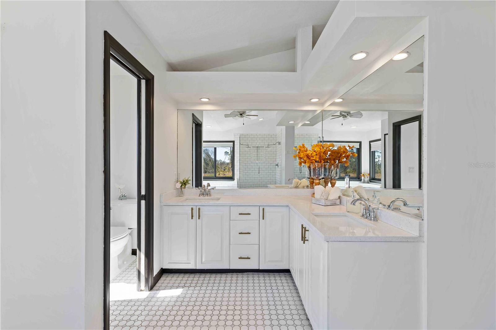 MAGNOLIA HILL - Residential