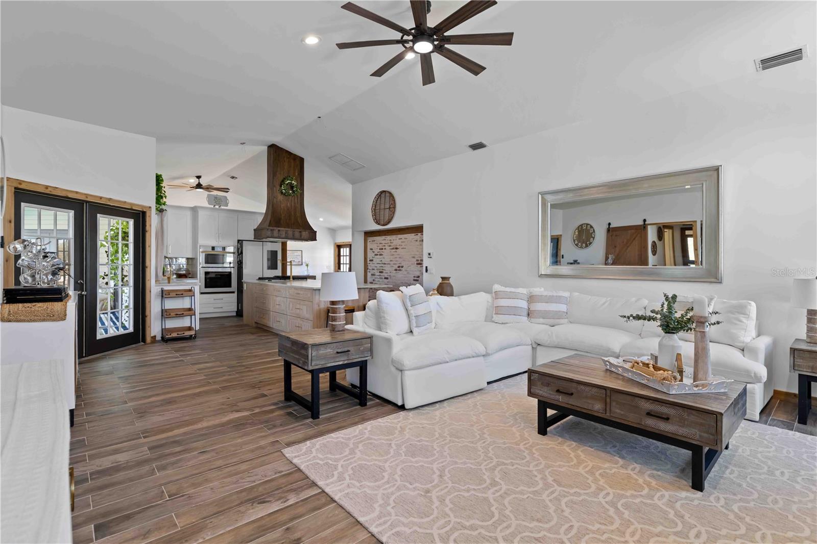 MAGNOLIA HILL - Residential