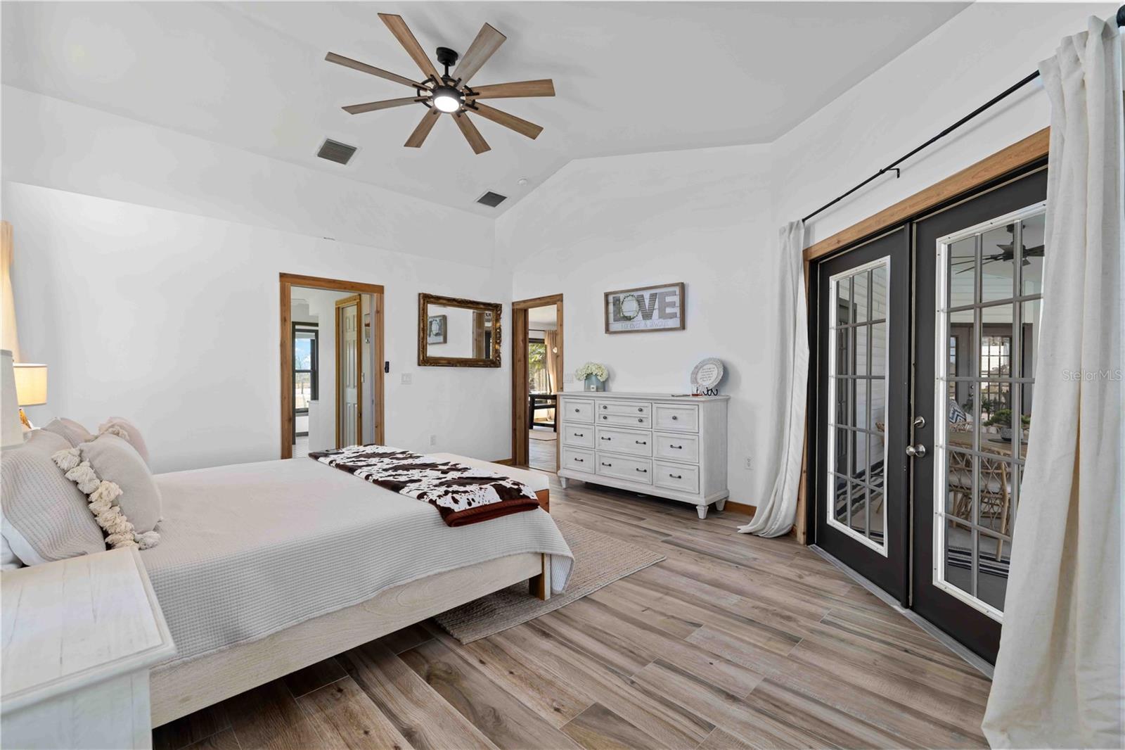 MAGNOLIA HILL - Residential