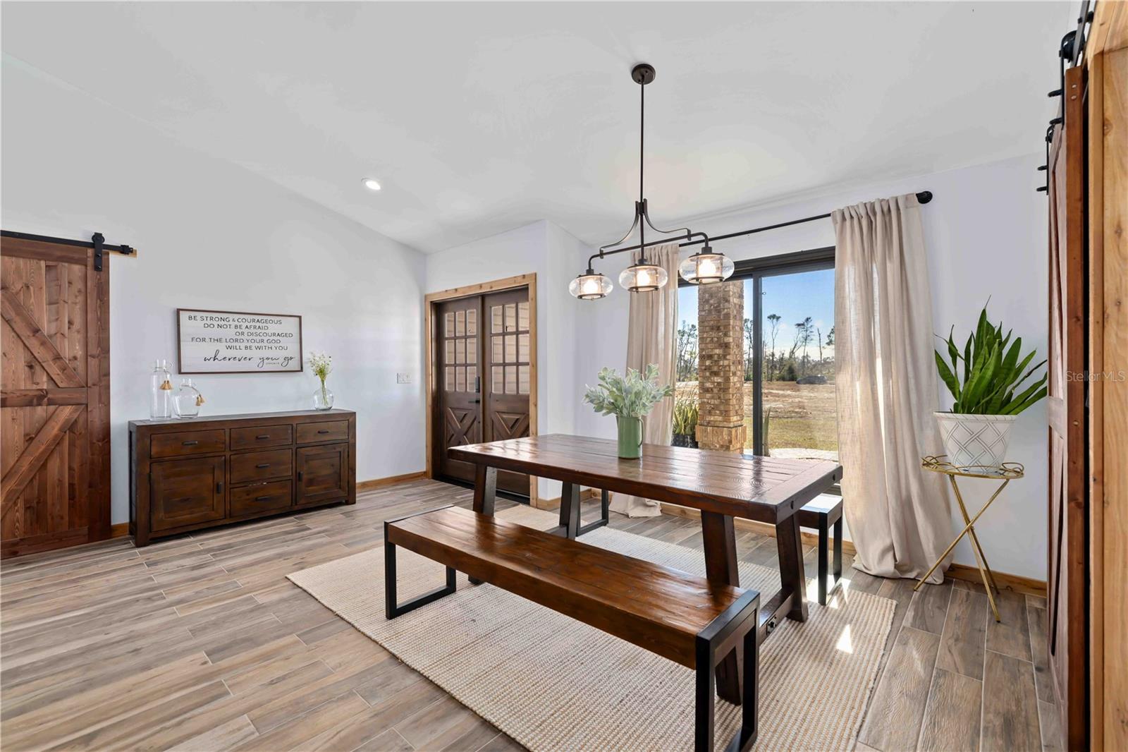 MAGNOLIA HILL - Residential