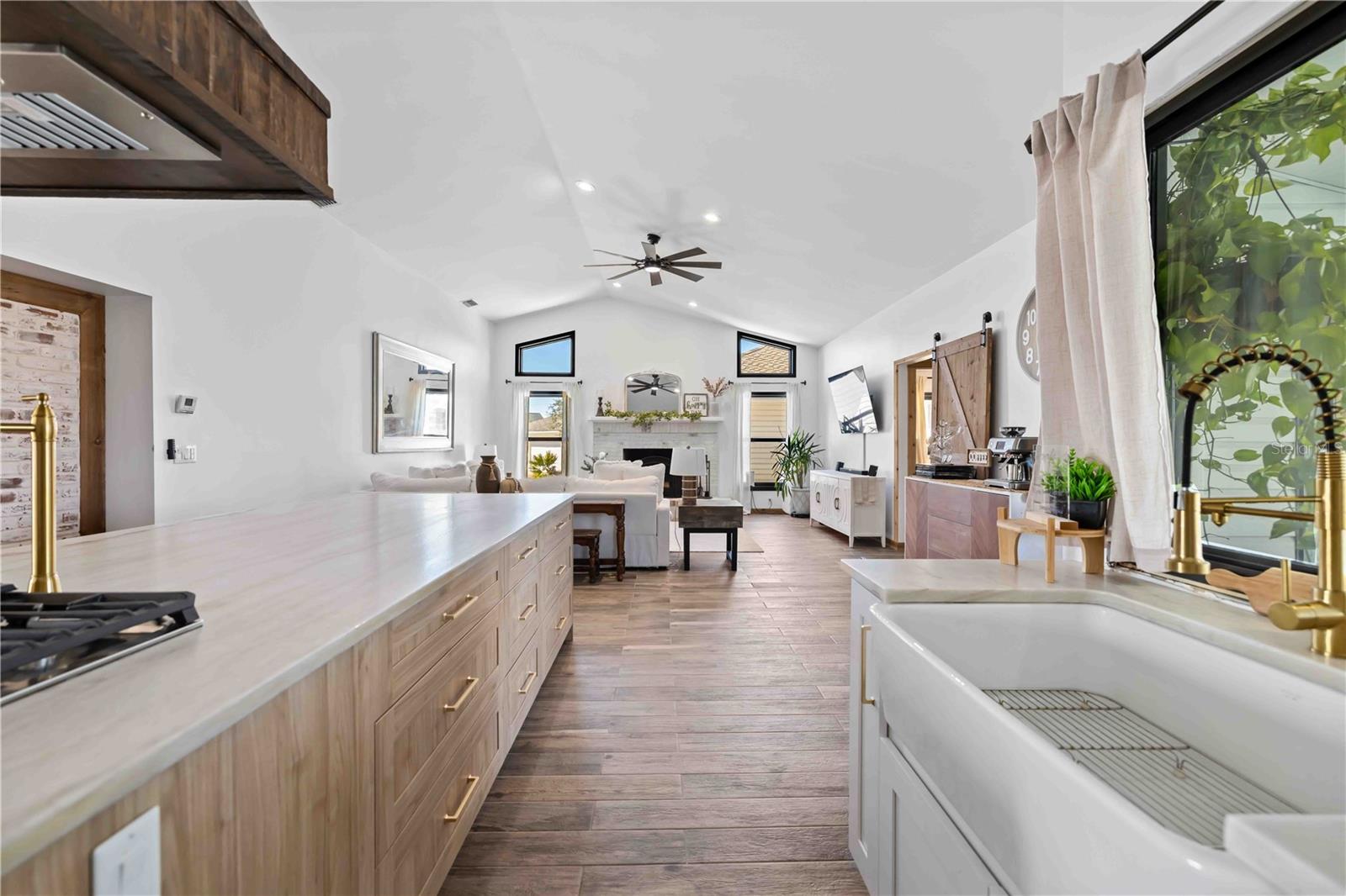 MAGNOLIA HILL - Residential